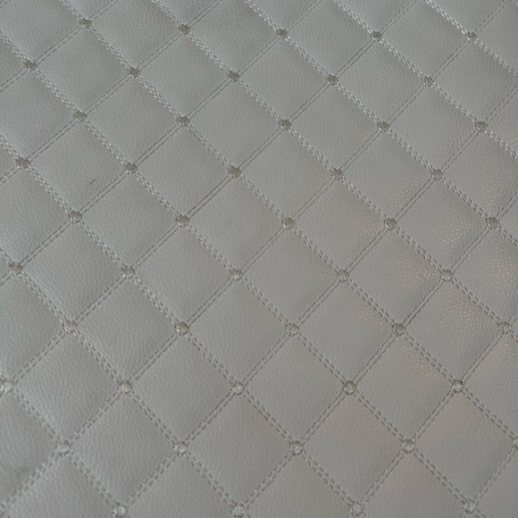 Glass Kitchen table - Picture 7 of 7